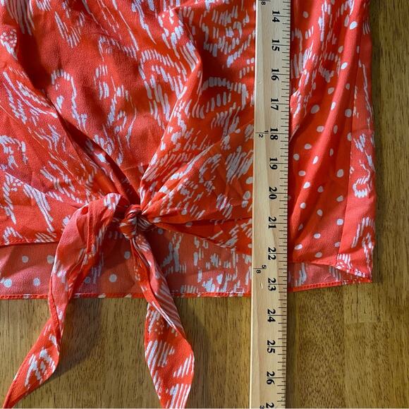 Collective Concepts Tie Front Short Sleeve Blouse Womens Size Small Red Floral - Picture 10 of 12
